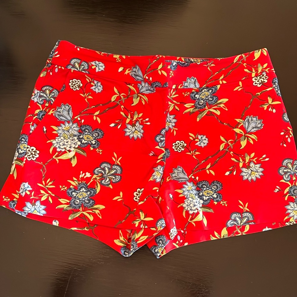 Loft floral shorts size 6